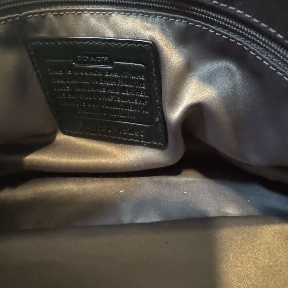 Vintage, Original Coach Hand Bag, Genuine Leather. Black - Picture 7 of 14